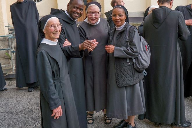 2019 Besuch Ottilianer Alt Jung International1 Kopie