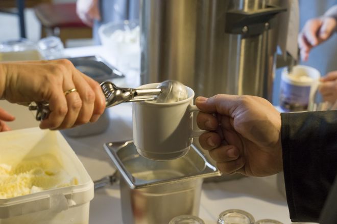 2019 Besuch Ottilianer Eiskaffee2