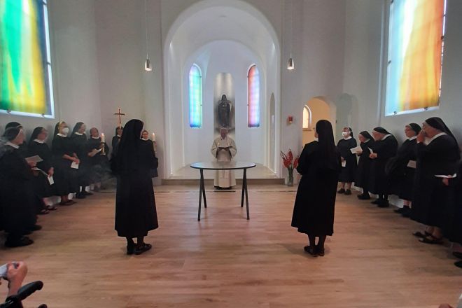 202207 MH Segnung Altar 2