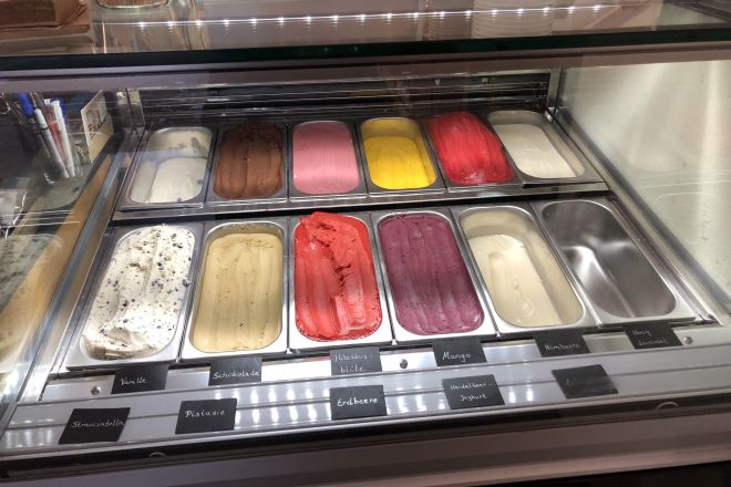 4 7 2024 Jubiläums Eis aus dem Hofladen